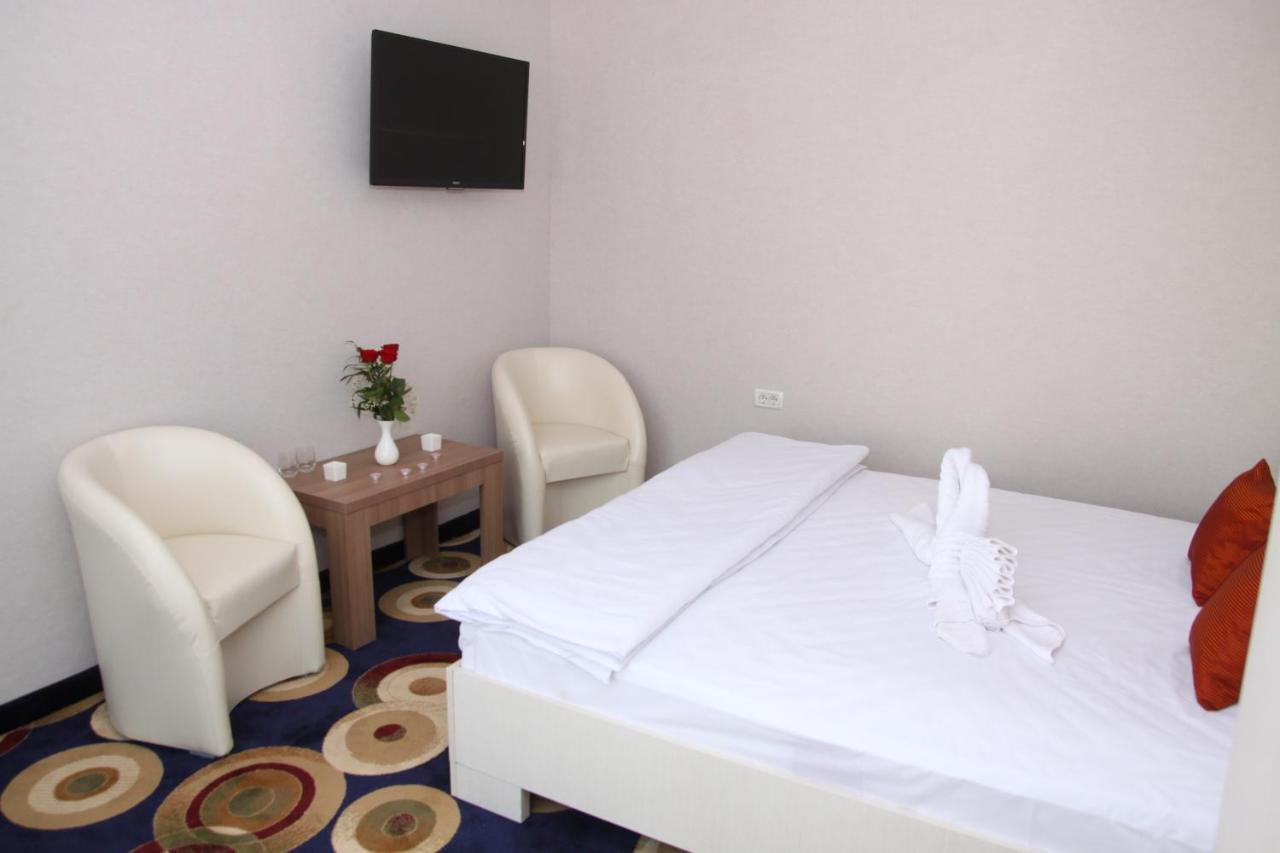 Bella Marina Hotel Baltenii de Sus Luaran gambar